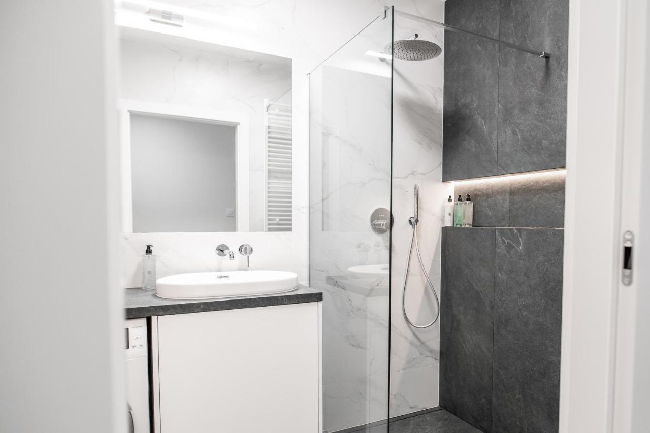 Mkm Apartments Люблин Екстериор снимка