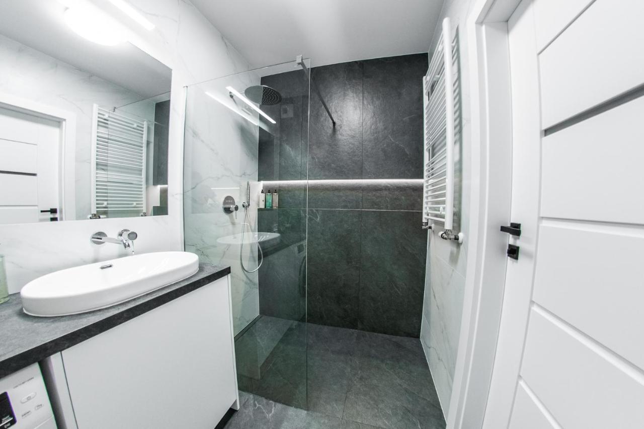 Mkm Apartments Люблин Екстериор снимка